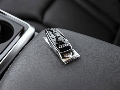 Used 2020 Audi Q8 Premium Plus image 56