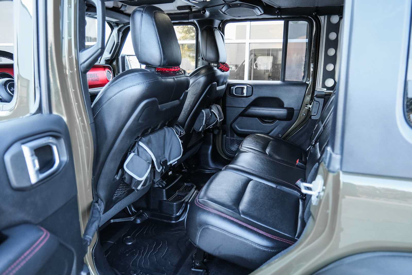 Used 2021 Jeep Wrangler Unlimited Rubicon AWD/4WD image 35