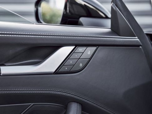 Used 2022 Porsche 911 Turbo S image 31