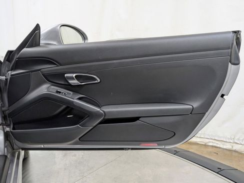 Used 2017 Porsche 718 Boxster image 29