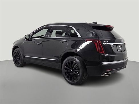 Certified 2022 Cadillac XT5 Luxury image 3