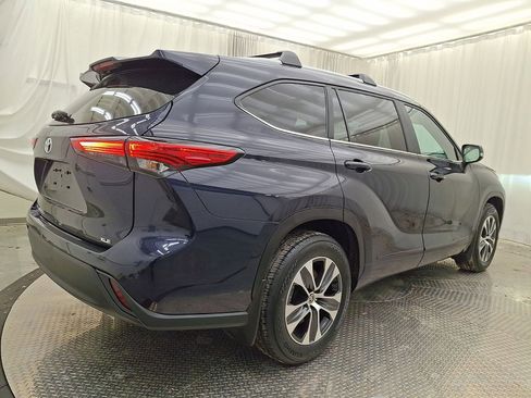 Certified 2023 Toyota Highlander XLE image 25