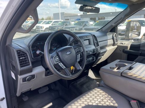Used 2018 Ford F550 2WD Regular Cab Super Duty image 11
