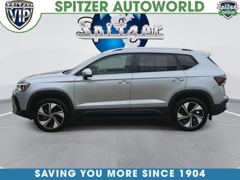 Used 2025 Volkswagen Taos SE AWD/4WD image 6