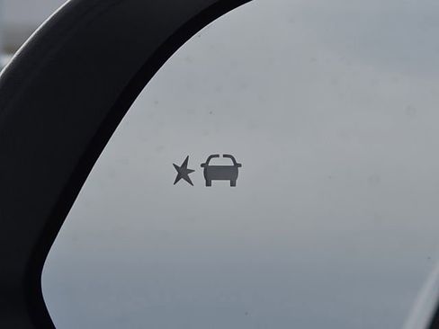 New 2026 Chevrolet Equinox EV LT w/ LPO, Blackout Package FWD image 10