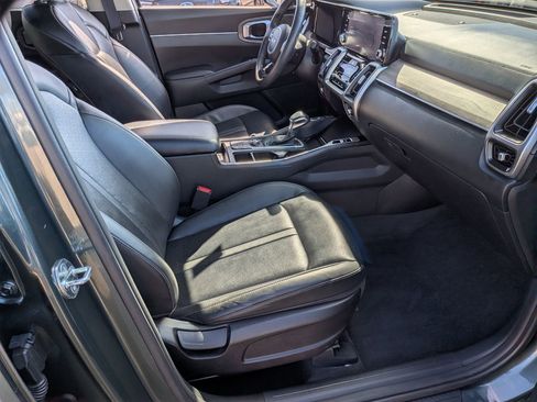 Used 2023 Kia Sorento S image 34