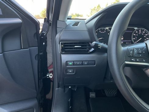 Used 2024 Nissan Sentra SV image 24