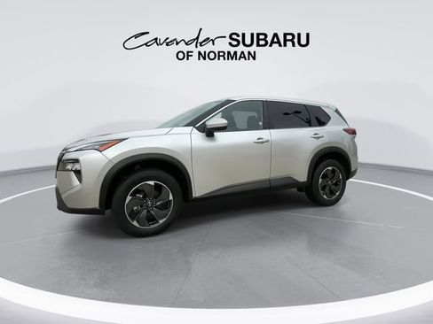 Used 2024 Nissan Rogue SV AWD/4WD image 5