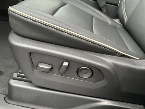 New 2026 GMC Yukon XL Elevation image 12