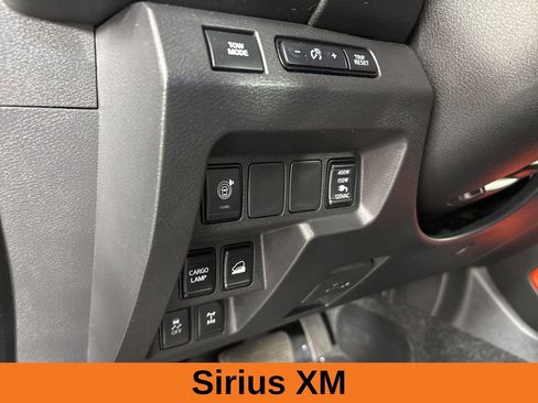 Used 2022 Nissan Frontier PRO-4X AWD/4WD image 9
