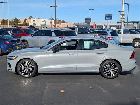 Used 2025 Volvo S60 B5 Plus image 3