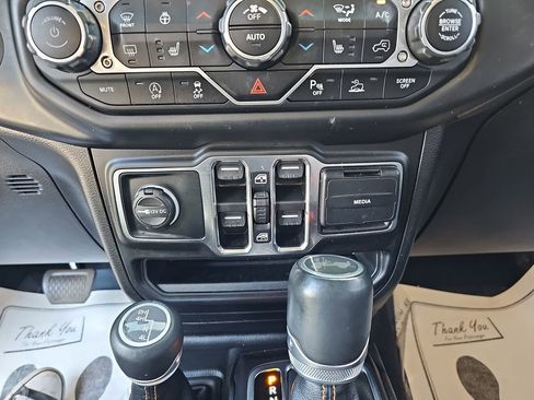 Used 2023 Jeep Wrangler Altitude image 33