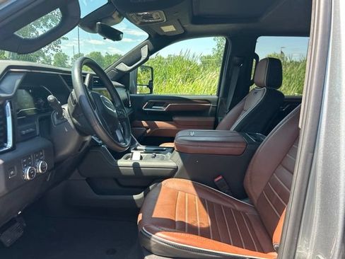 Used 2024 GMC Sierra 2500 Denali Ultimate w/ Max Trailering Package AWD/4WD image 9