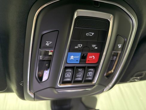 Used 2025 Jeep Grand Cherokee Summit AWD/4WD image 27
