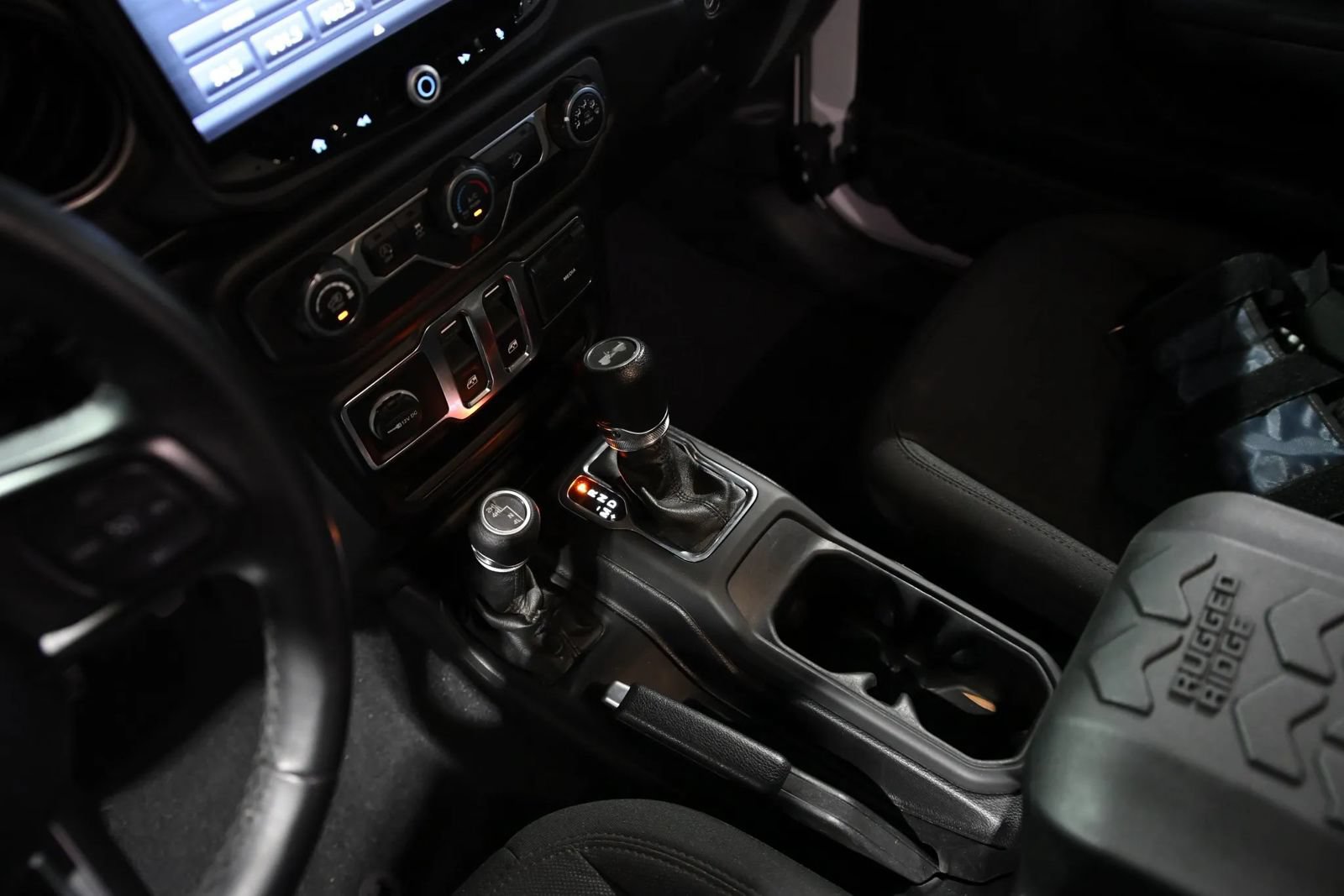 Used 2020 Jeep Wrangler Sport AWD/4WD image 18