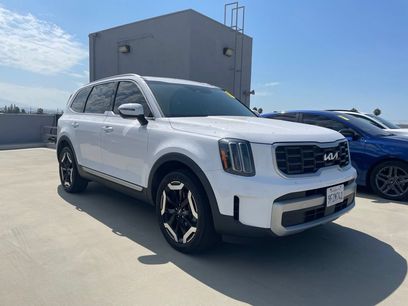 Used 2023 Kia Telluride S w/ S Sunroof Package