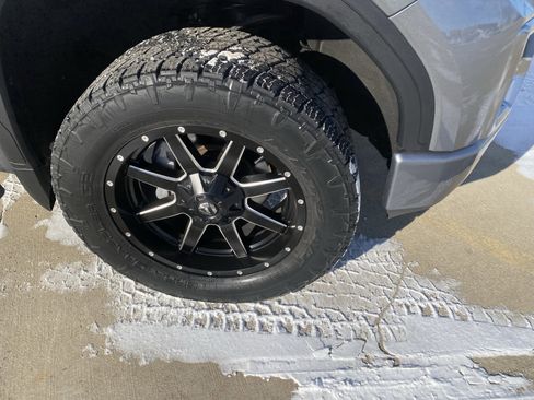 Used 2020 GMC Sierra 1500 AT4 w/ AT4 Premium Package image 5