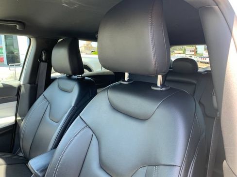 Used 2025 Jeep Compass Limited AWD/4WD image 21