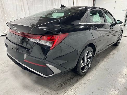 Used 2025 Hyundai Elantra SEL w/ Cargo Package image 7