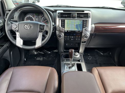 Used 2024 Toyota 4Runner Limited AWD/4WD image 17