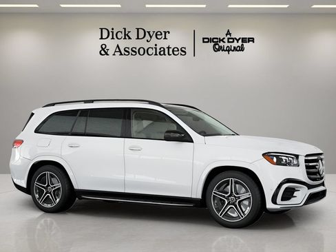 Used 2026 Mercedes-Benz GLS 450 4MATIC image 8
