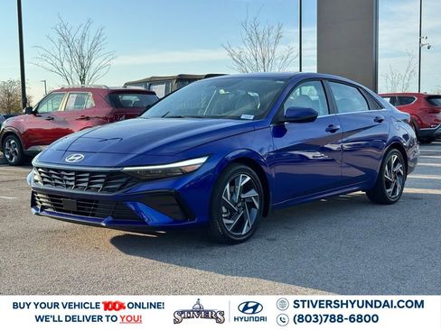 Certified 2025 Hyundai Elantra Limited w/ Cargo Package image 11