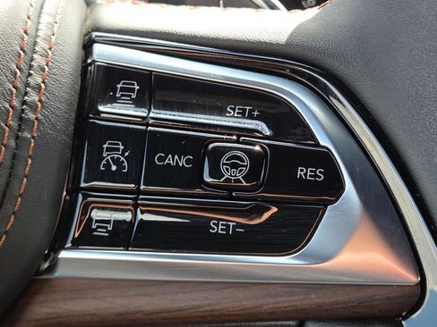 Used 2024 Jeep Grand Cherokee L Summit w/ Advanced Protech Group IV AWD/4WD image 40