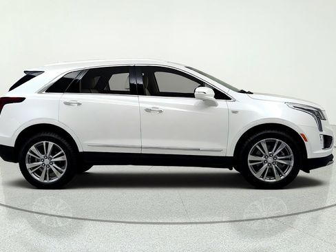 Certified 2024 Cadillac XT5 Premium Luxury w/ LPO, Floor Liner Package AWD/4WD image 6