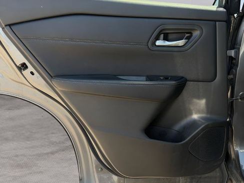 Certified 2024 Nissan Rogue SL FWD image 27
