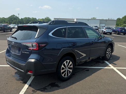 Used 2024 Subaru Outback Premium AWD/4WD image 4