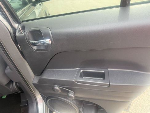 Used 2014 Jeep Patriot Sport FWD image 16
