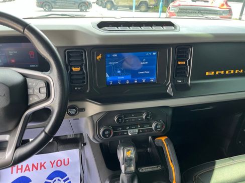 Used 2023 Ford Bronco Badlands w/ Sasquatch Package AWD/4WD image 8