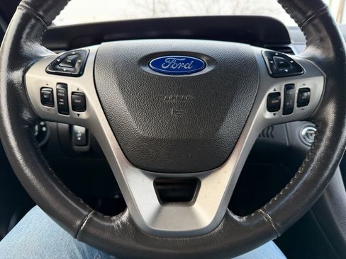 Used 2016 Ford Taurus Limited w/ Driver Assist Package image 14