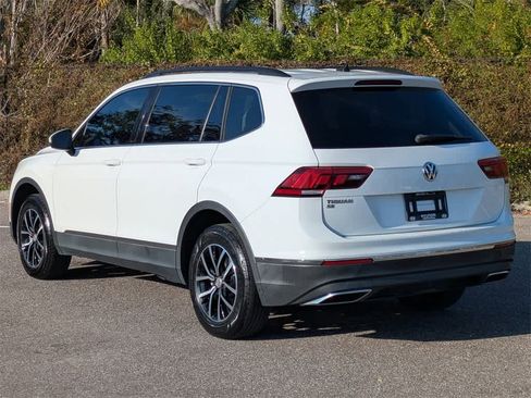 Used 2021 Volkswagen Tiguan SE w/ Panoramic Sunroof Package image 3