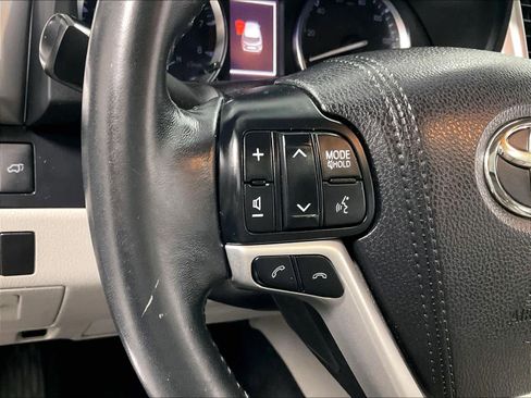 Used 2018 Toyota Highlander Limited image 24