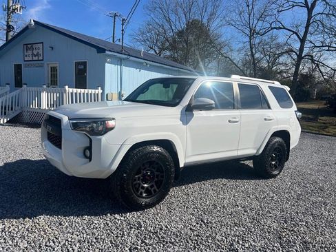 Used 2015 Toyota 4Runner SR5 Premium image 2