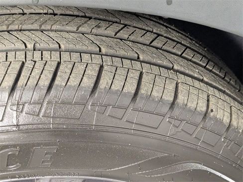 Used 2022 Volkswagen Tiguan SE image 9