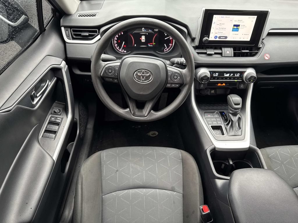 Used 2025 Toyota RAV4 XLE AWD/4WD image 12