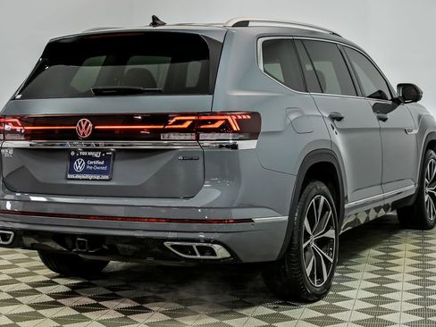 Used 2025 Volkswagen Atlas SEL Premium R-Line AWD/4WD image 8