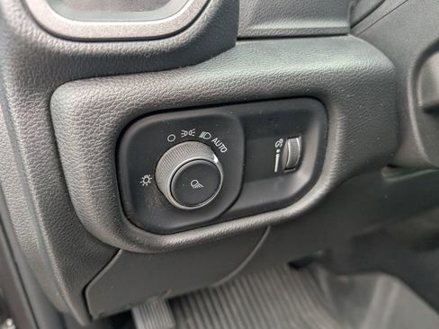 Used 2024 RAM 2500 Tradesman w/ Chrome Appearance Group image 17