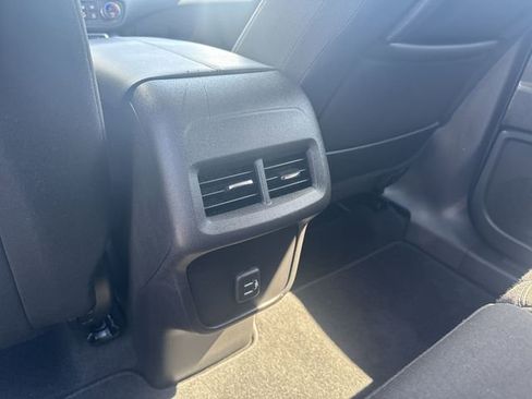 Used 2023 GMC Terrain SLE w/ Driver Convenience Package image 19