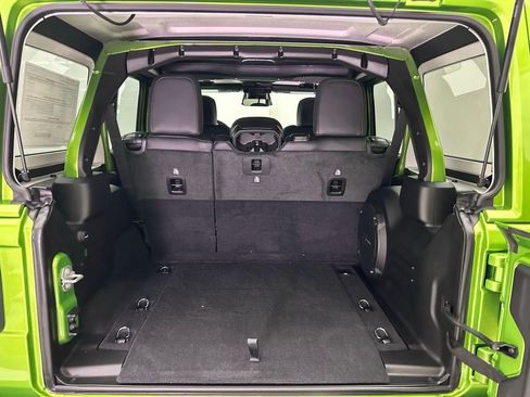 New 2025 Jeep Wrangler Unlimited Rubicon image 11