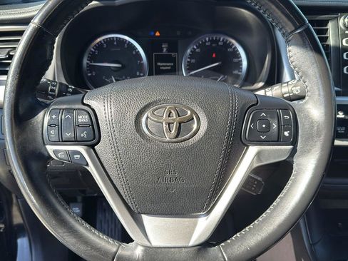 Used 2016 Toyota Highlander XLE image 12