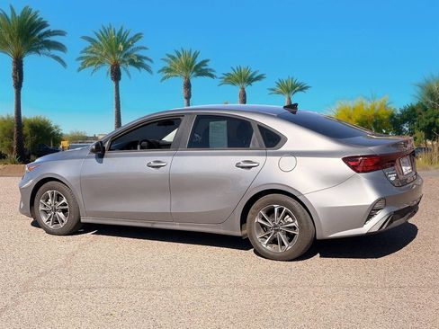 Used 2024 Kia Forte LXS w/ LXS Technology Package FWD image 3