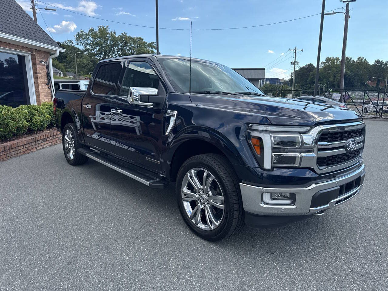 Used 2024 Ford F150 Lariat w/ Equipment Group 502A High AWD/4WD image 8