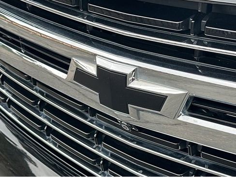 Used 2022 Chevrolet Tahoe LT w/ Luxury Package AWD/4WD image 38