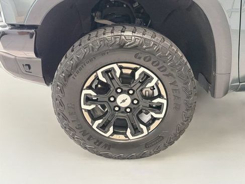 Used 2025 Chevrolet Silverado 1500 ZR2 AWD/4WD image 27