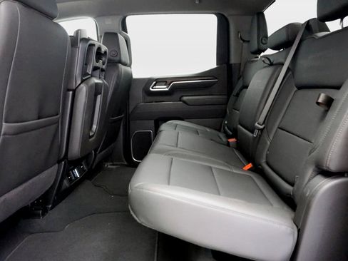 Used 2026 GMC Sierra 1500 SLT AWD/4WD image 19