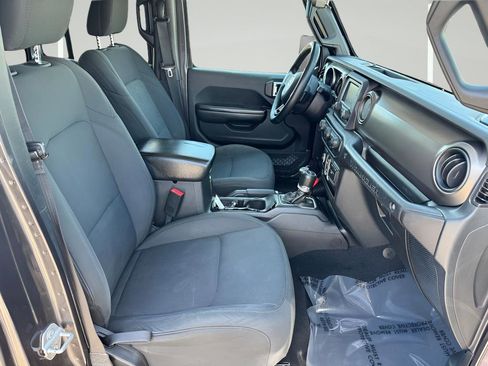Used 2018 Jeep Wrangler Unlimited Sport S AWD/4WD image 17