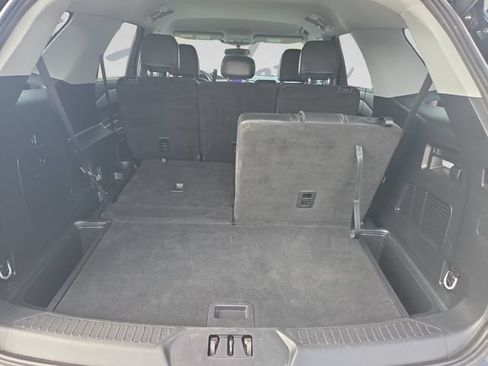 Used 2024 Ford Explorer XLT w/ Equipment Group 202A RWD image 34